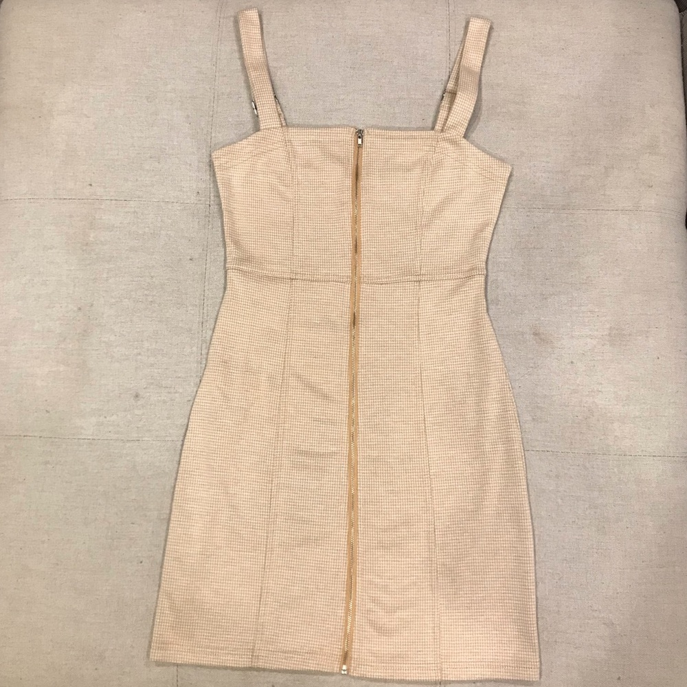 Exposed zipper white/cream bodycon dress